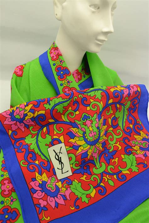 Foulard YVES SAINT LAURENT da Donna .